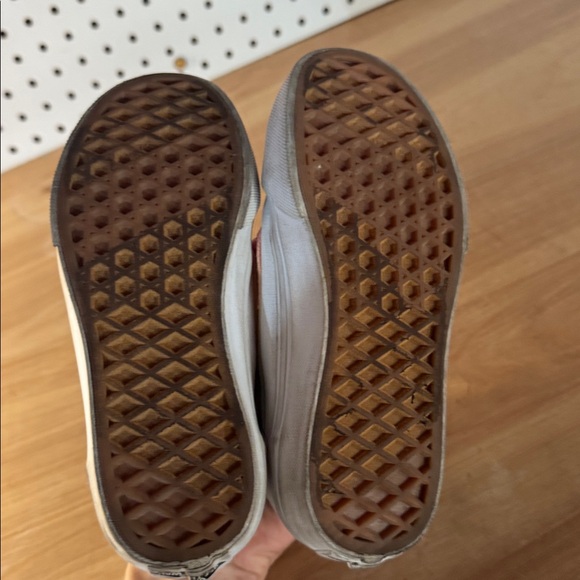 Vans Kids size 13 classic White Sneakers with Rainbow - Picture 6 of 6